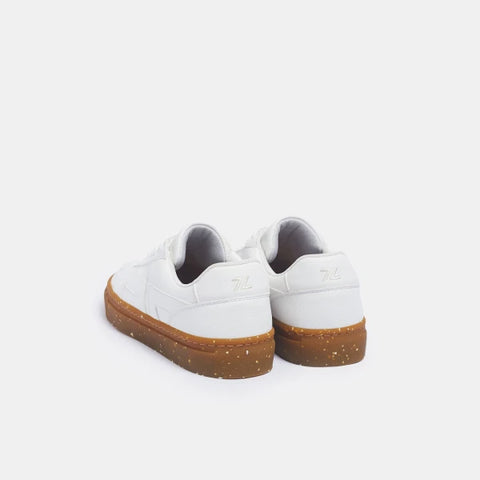 Chaussures blanches à lacets en matières recyclées avec semelle marron