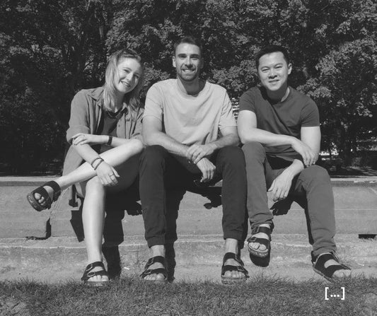 Hadrien, Terence, Valentina et Shipra sont les fondateur·rice·s de la marque de sandales en matières recyclées [ NUOCEANS ]