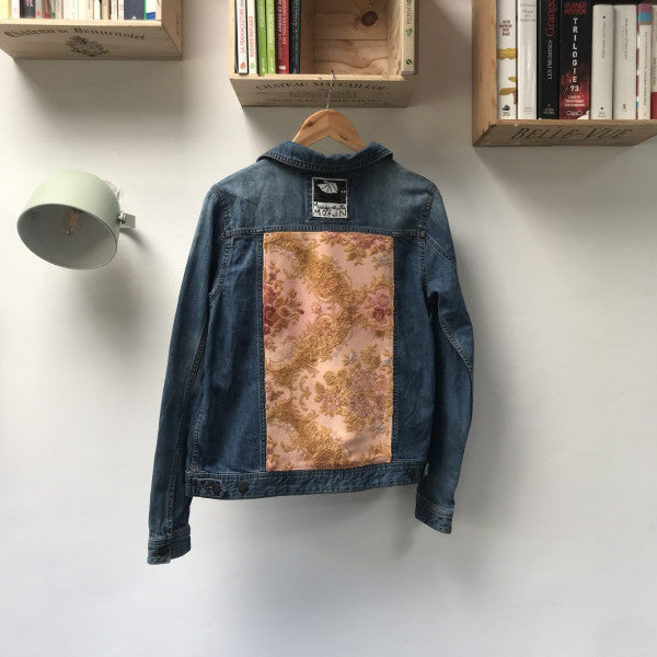 Veste en jean à motifs roses taille S