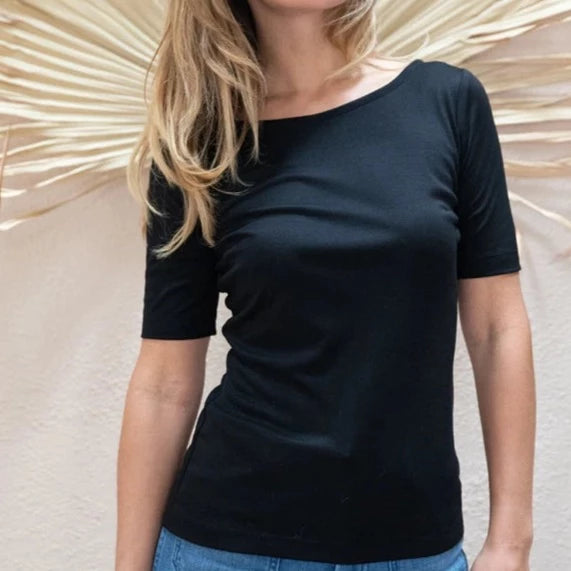 T-shirt noir à manches courtes pour femmes 