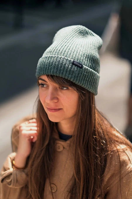 Bonnet vert foncé en laine recyclée