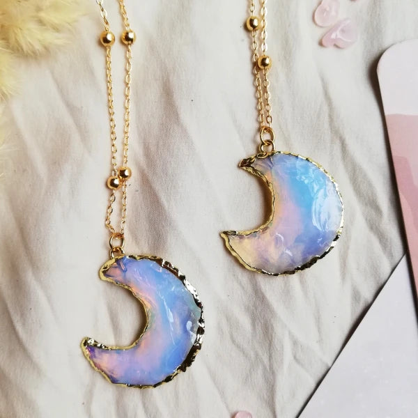 Collier artisanal Lune avec pierre précieuse d'Opaline