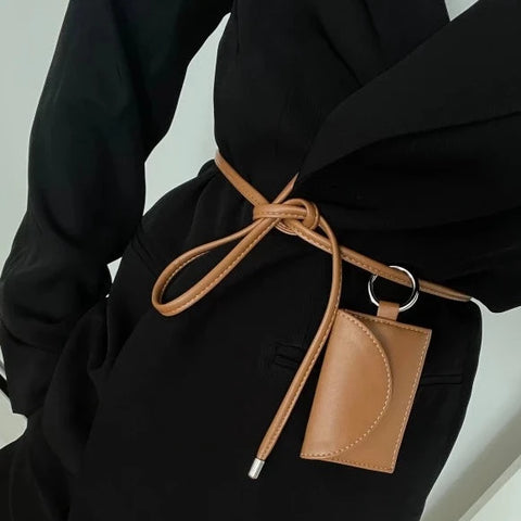 Porte-cartes Sling en cuir végan Camel