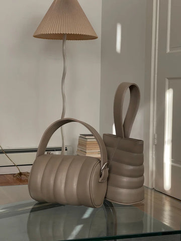 Sac Duffle Mini Matelassé en cuir vegan Gris