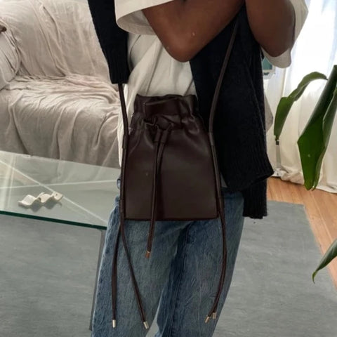 Sac Sling Pouch en cuir vegan Marron