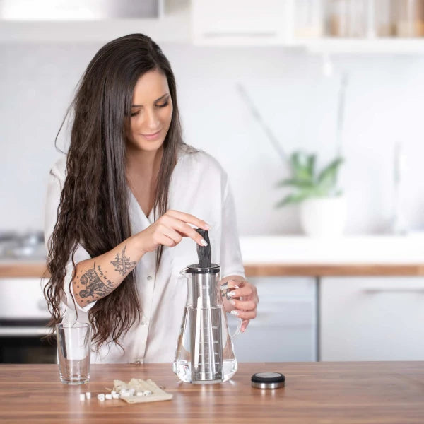 Kit de Purification d'Eau : Carafe 1.6L et Binchotan de Kishu