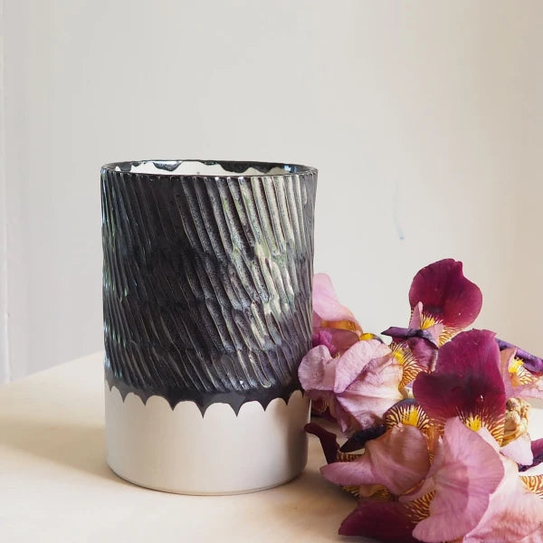 Grand vase unique fait-main en porcelaine effet rayures