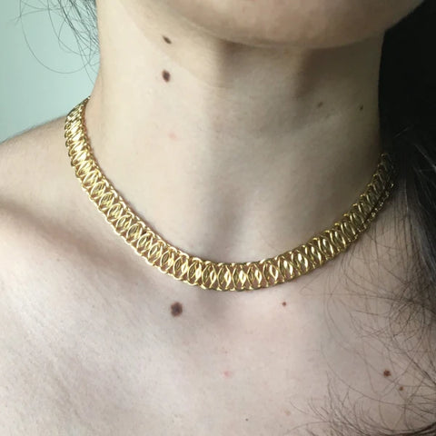 Collier proche du cou maillon serré et fin Choke