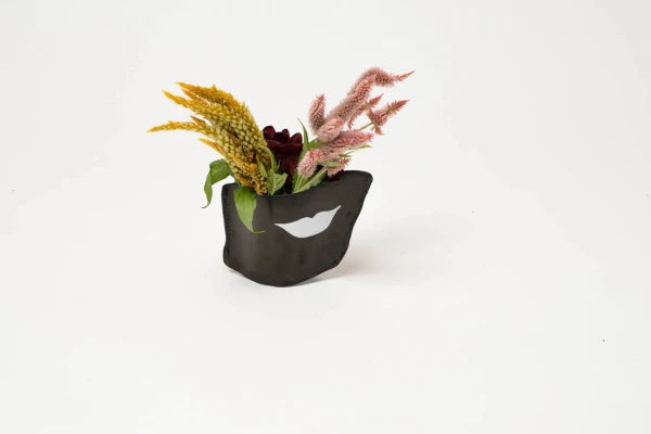 OSIRIS LIPS Paper Vase