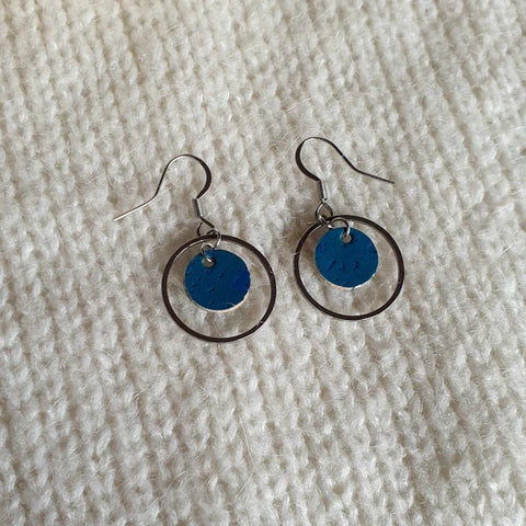 Boucles d'oreilles en liège bleues anneau
