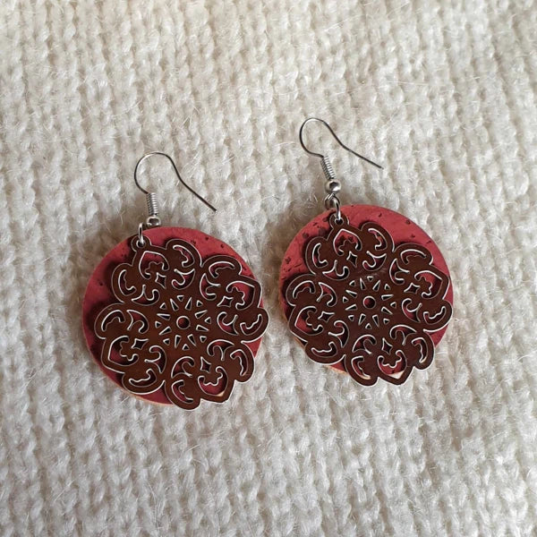 Boucles d'oreilles en liège rouge mandala