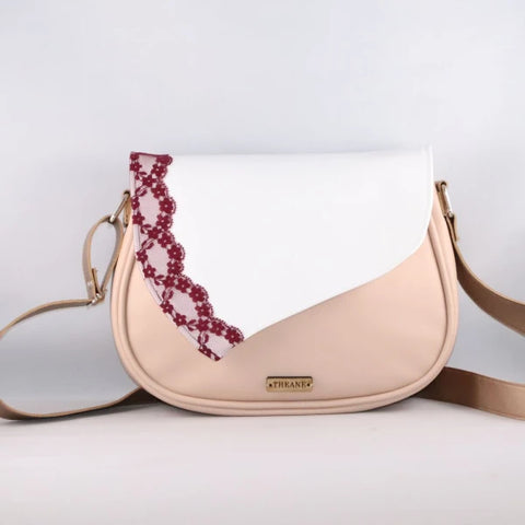 Rabat alter-cuir de raisin blanc avec dentelle bordeaux