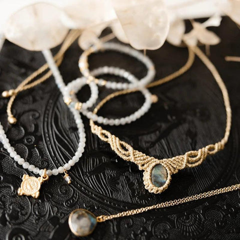 Collier ras de cou Macramé et Labradorite