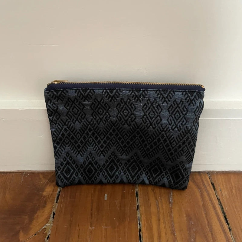 Pochette Kachin bleu nuit