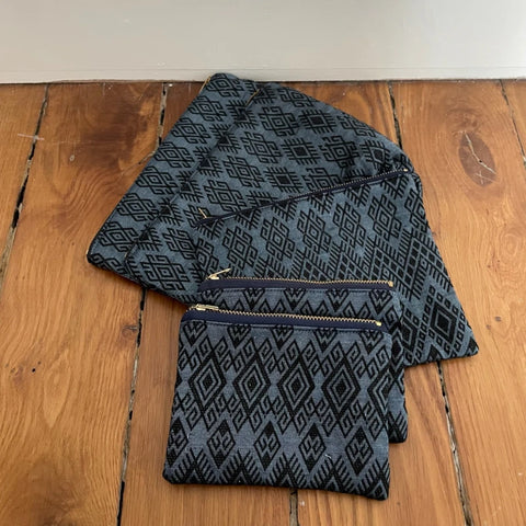 Pochette Kachin bleu nuit