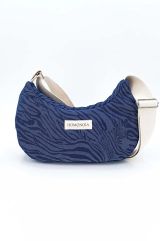 Sac demi-lune Gisèle en denim zèbre