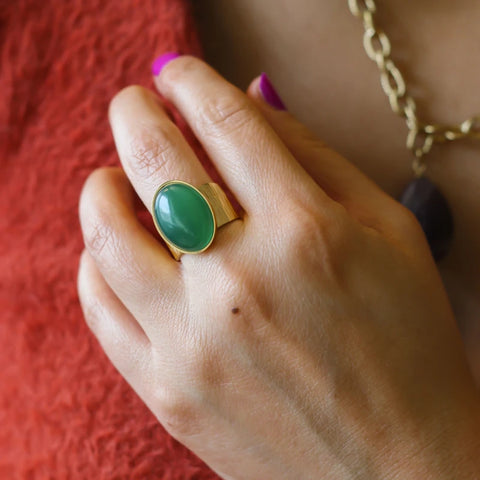 Bague grande martelée Agate verte