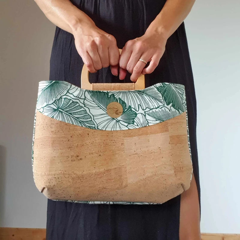 Sac Taina avec anses en bois et bandoulière, liège et tissu feuillage vert