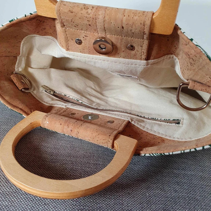Sac Taina avec anses en bois et bandoulière, liège et tissu feuillage vert