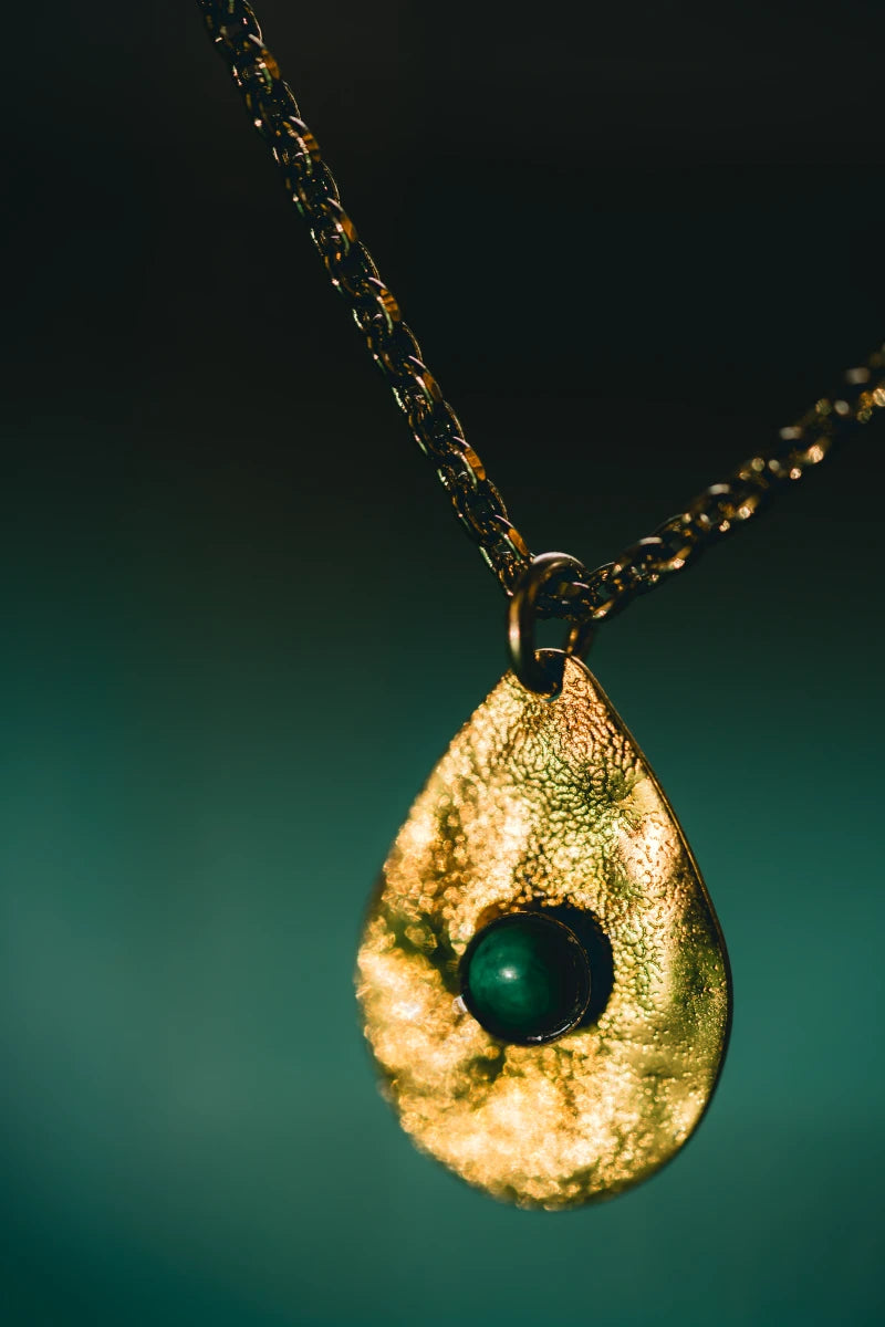 Collier goutte martelé orient