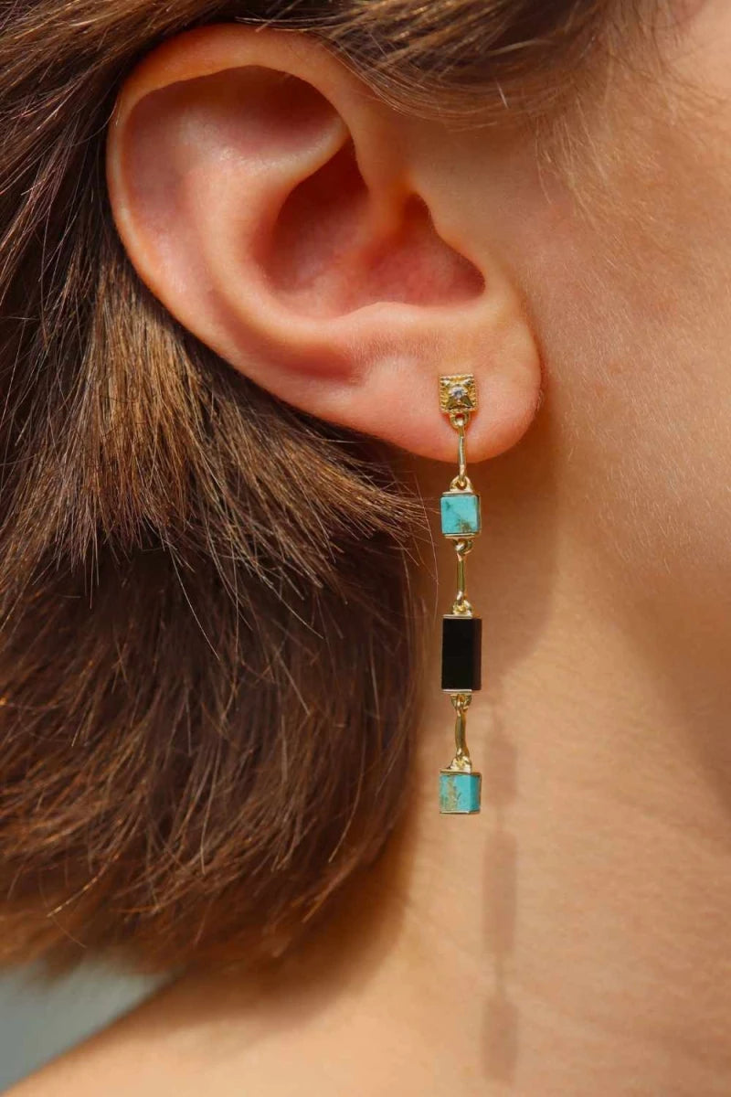 Louisette: Boucles d'oreilles pendantes plaqué or Turquoise et Onyx noir