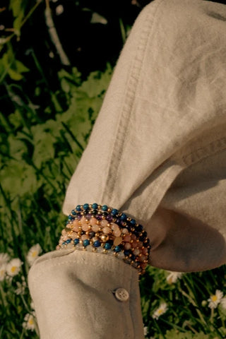 Bracelet pierres fines et perles dorées