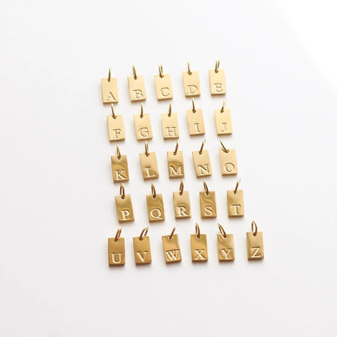Pendentif charm’s Plaque lettre