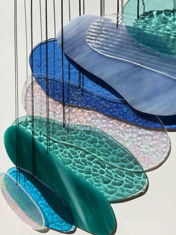 Water Installation - The Elements Glass Art - Fließende Glaskunst Wanddeko - Handmade Art mit Wasseroptik & Lichtreflexionen