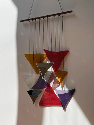 Fire Installation - The Elements Glass Art - Feuerinspirierte Glaskunst - mit irisierenden und Spiegelelementen