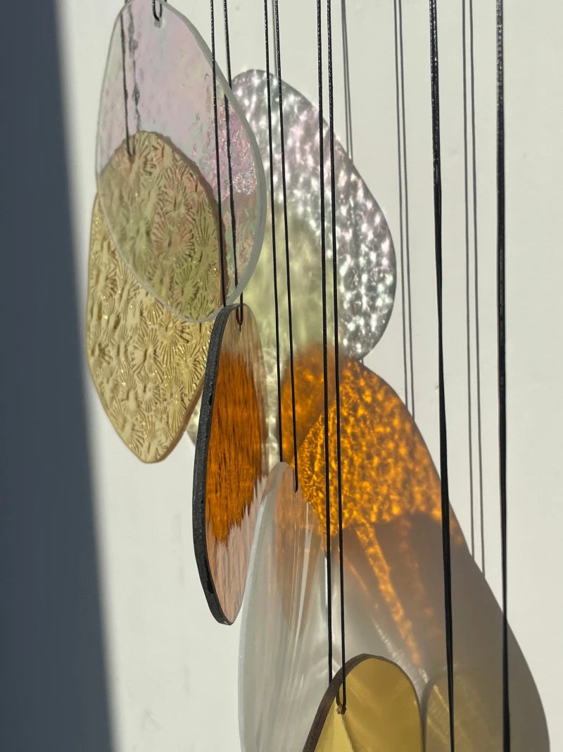 Gelb & orange organisch geformte Wandkunst mit antikem Spiegel