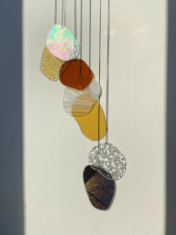 Gelb & orange organisch geformte Wandkunst mit antikem Spiegel