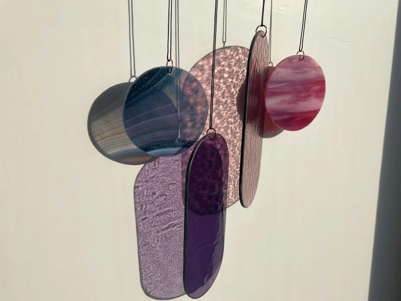Lila und rosa Wandbehang im Art Déco Stil