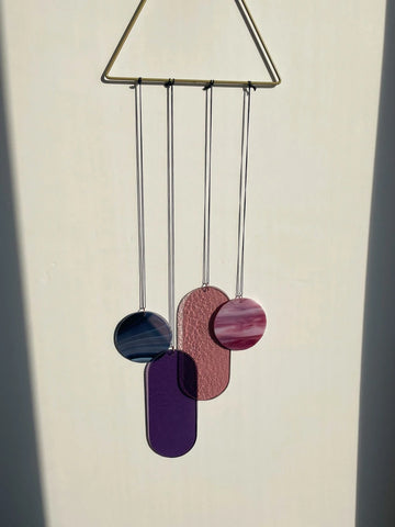 Lila und rosa Wandbehang im Art Déco Stil