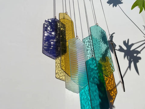 Mobile mit geometrischem Glas
