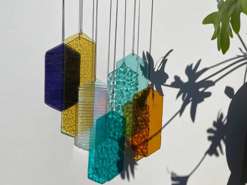 Mobile mit geometrischem Glas