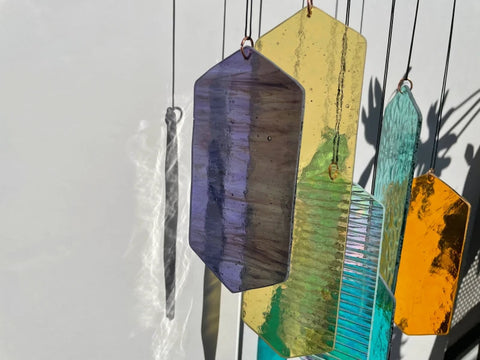 Mobile mit geometrischem Glas