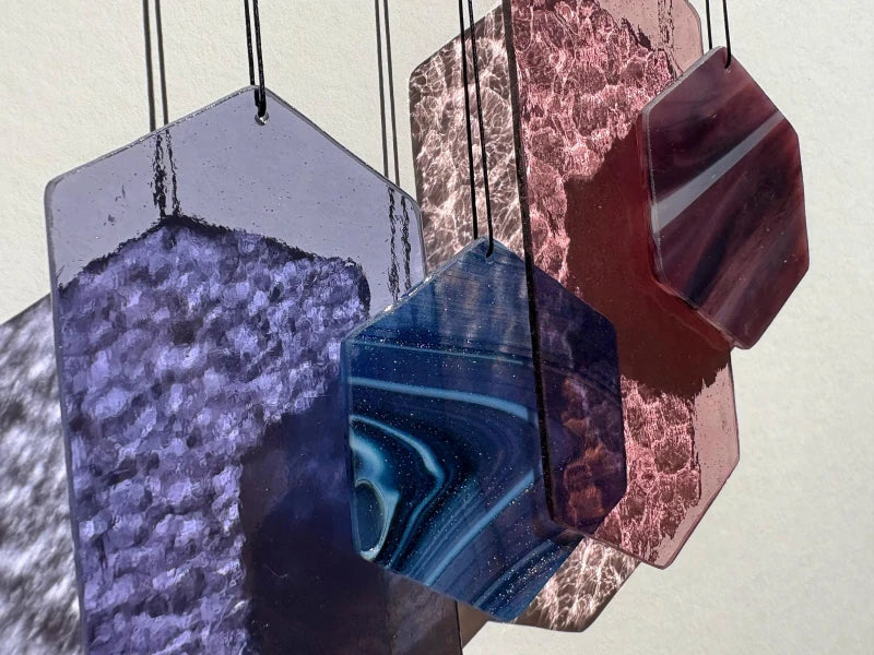 Geometrische Formen Sonnenfänger, eckige Glas Deko in lila und pink