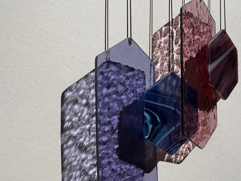 Geometrische Formen Sonnenfänger, eckige Glas Deko in lila und pink