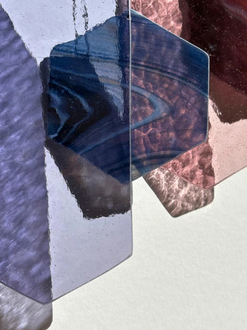 Geometrische Formen Sonnenfänger, eckige Glas Deko in lila und pink