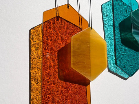 Geometrische Formen Sonnenfänger, eckige minimalistische Glas Deko in orange und grün