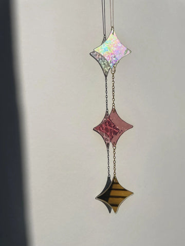 Handgefertigte irisierende Glas Sterne | Slow Fashion Deko