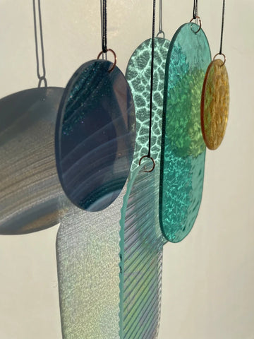 Irisierender Wandbehang im Art Déco Stil