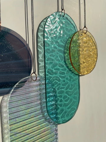 Irisierender Wandbehang im Art Déco Stil