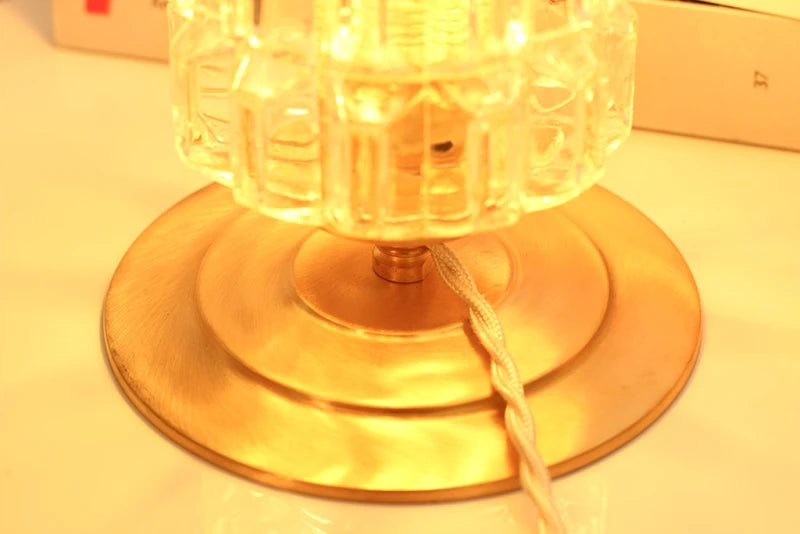 Lampe à poser - Gabriela- Globe en verre Moulé Vintage sur Base en laiton brossé