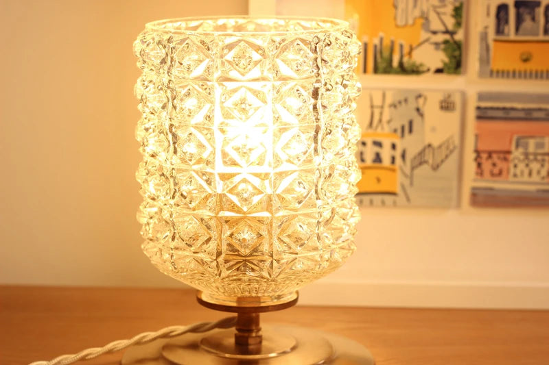 Lampe a poser - Céleste - Globe en verre Vintage ciselé et Base en laiton