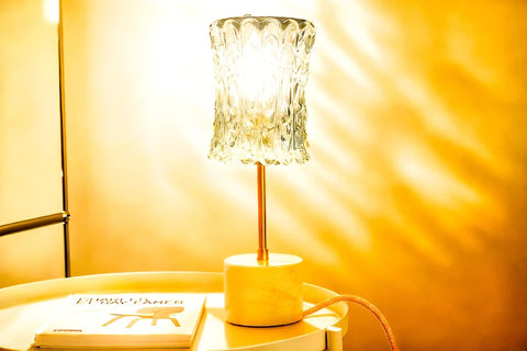 Lampe à poser - Carlota - Globe en verre Vintage Ciselé et Base en marbre