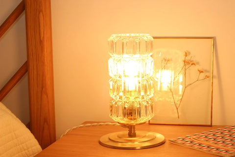 Lampe à poser - Camille- Globe en verre Moulé Vintage sur Base en laiton brossé