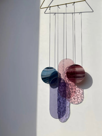 Lila und rosa Wandbehang im Art Déco Stil