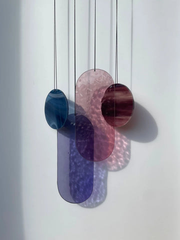 Lila und rosa Wandbehang im Art Déco Stil