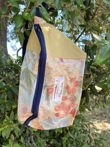 Sac banane upcyclé tissu fleurs - Meanwhile Boutique x Zgrouitch (édition limitée)